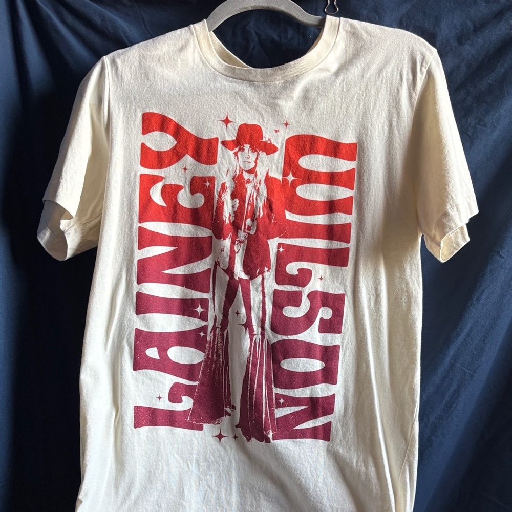 Lainey Wilson Cream Graphic Concert Tour 2023 Medium Tee